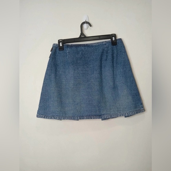 Tyte Pleated Denim Mini Skirt with Buckle Detail Size 3 - Picture 2 of 11
